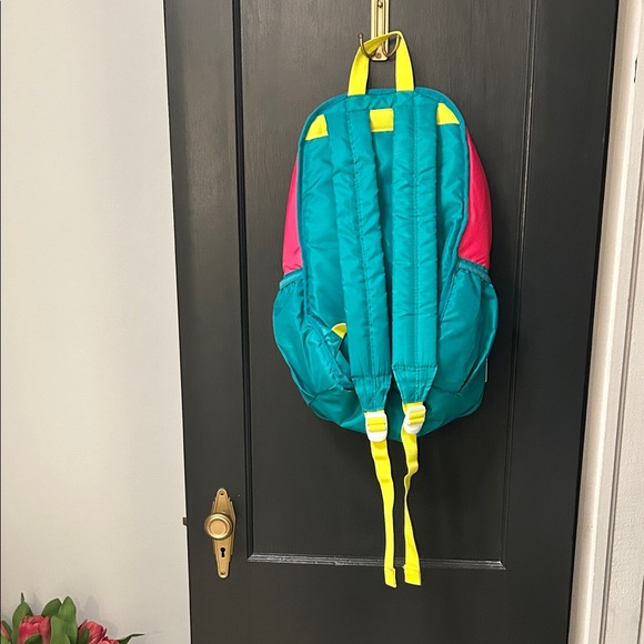 Igloo Kids Backpack - Vibrant Pink and Teal - Picture 2 of 3